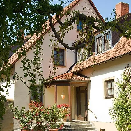 Zur Schwane Gæstehus 3*