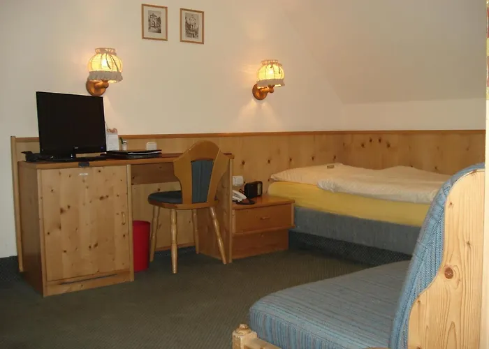 Zur Schwane 3*