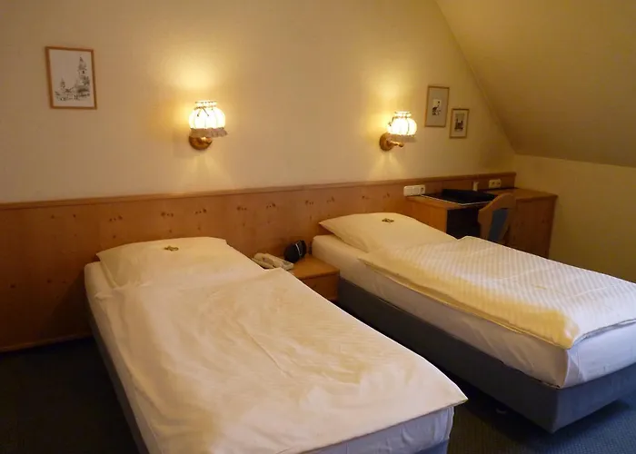 Zur Schwane 3*