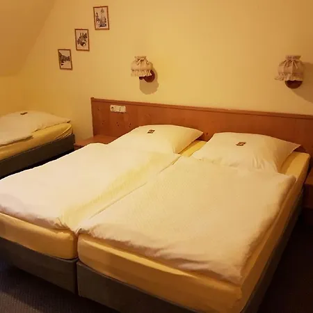 Zur Schwane Guest house Abtswind